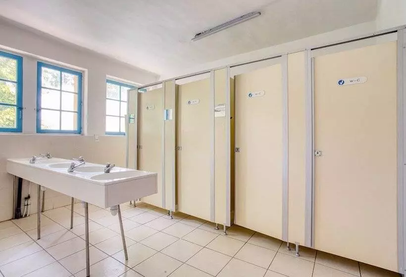 Auberge De Fréjus Saint Raphael   Hostel