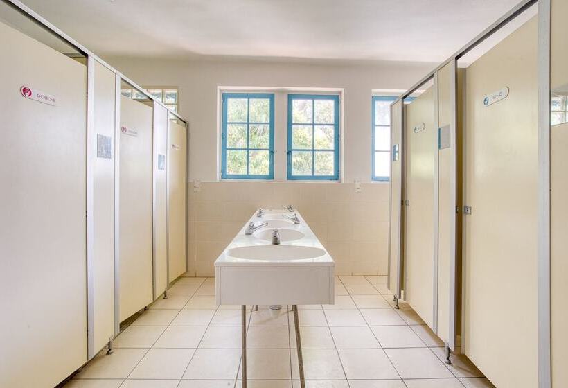 Auberge De Fréjus Saint Raphael   Hostel