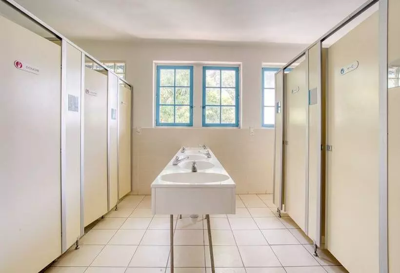 Auberge De Fréjus Saint Raphael   Hostel