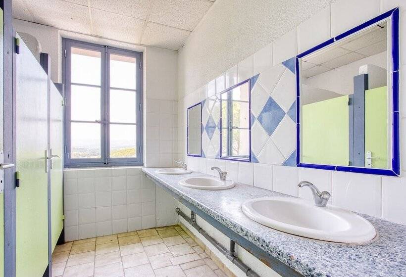 Auberge De Fréjus Saint Raphael   Hostel