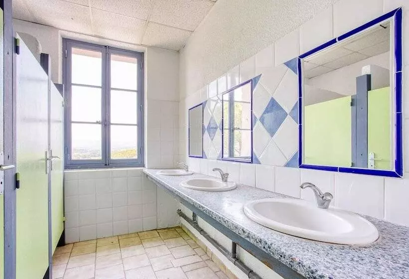 Auberge De Fréjus Saint Raphael   Hostel