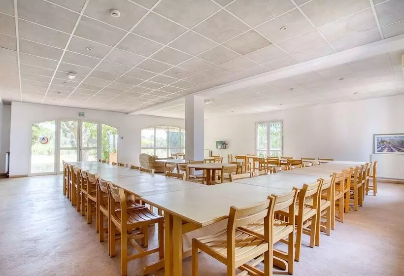 Auberge De Fréjus Saint Raphael   Hostel