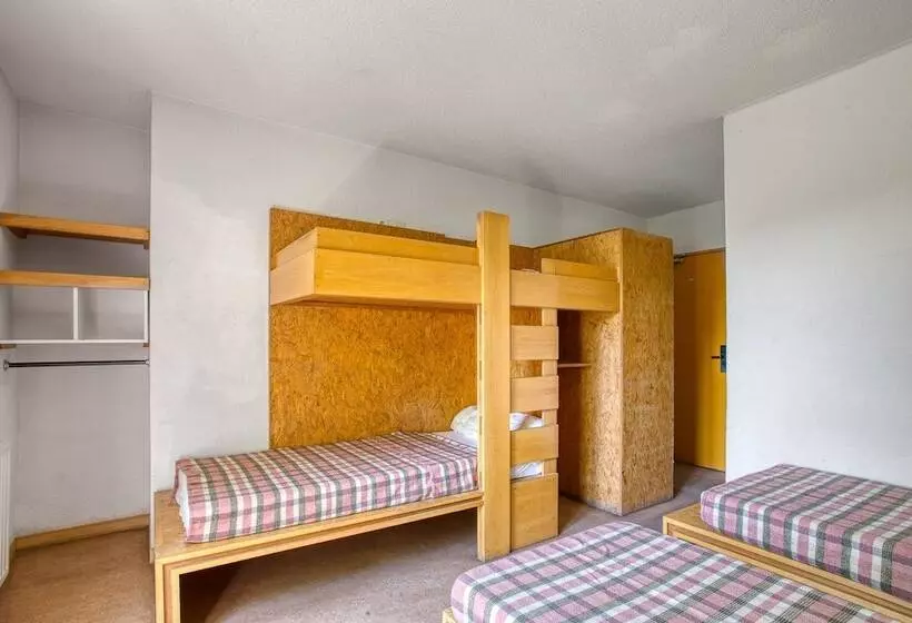 Auberge De Fréjus Saint Raphael   Hostel