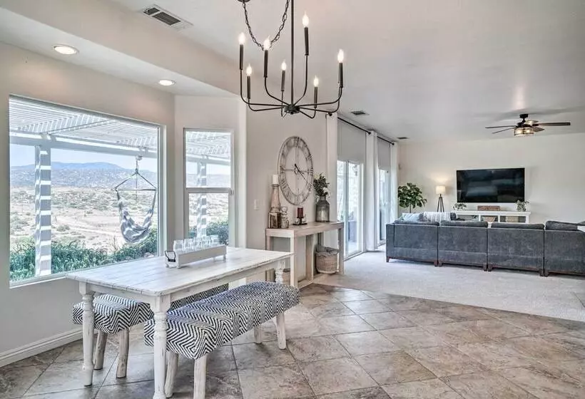 Beautiful Hemet Home: Large Patio & Mtn Views!