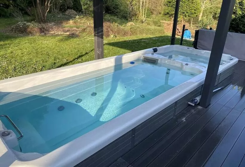 Aamiaismajoitus (B&B) Domaine De Montloue