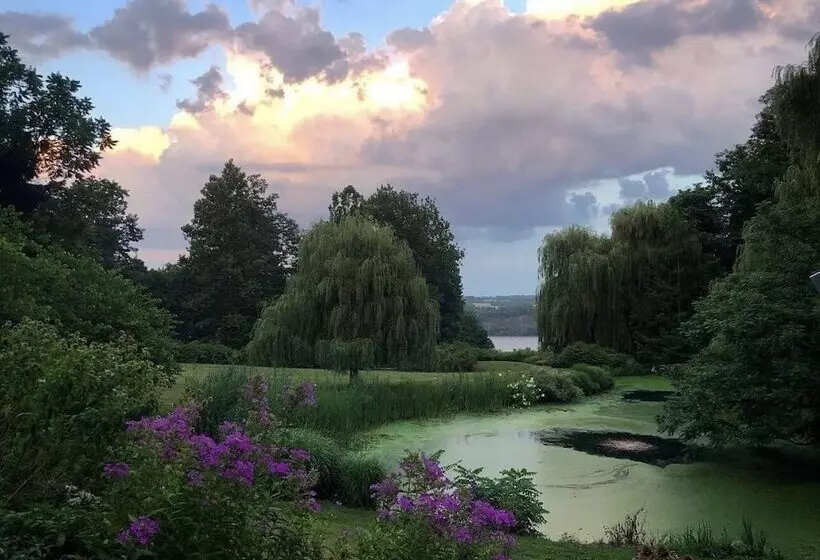 Buttermilk Falls Inn