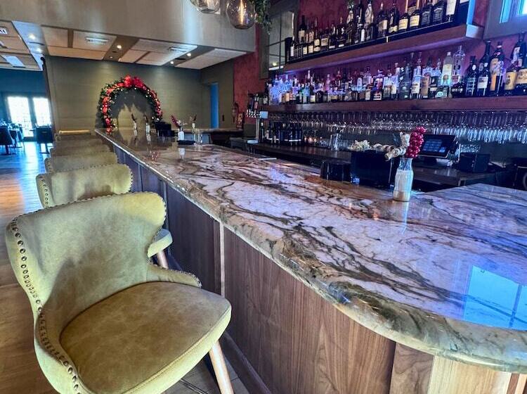 Buttermilk Falls Inn