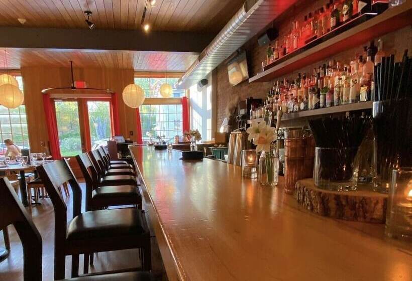 Buttermilk Falls Inn