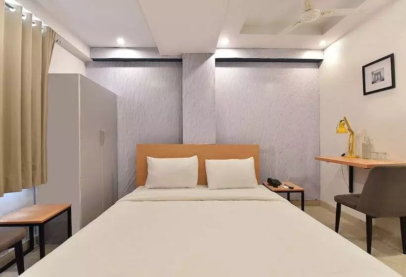 Fabhotel Rushank Palace