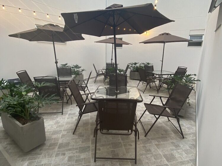 فندق California City