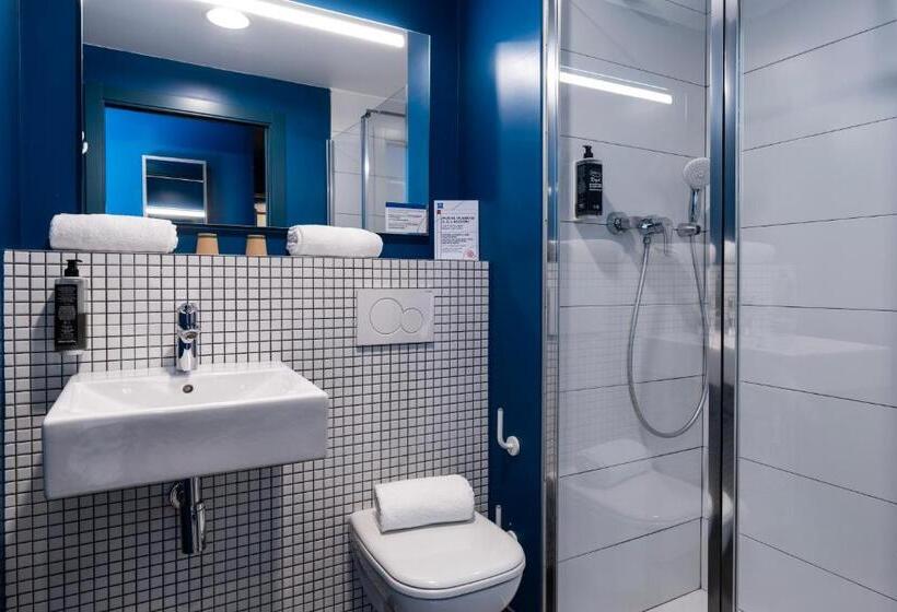 هتل Ibis Budget Valencia Centro Puerto