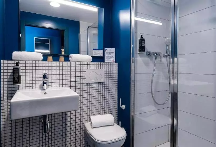 هتل Ibis Budget Valencia Centro Puerto