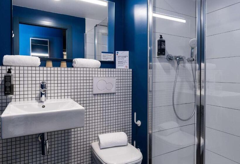 هتل Ibis Budget Valencia Centro Puerto