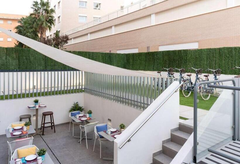 هتل Ibis Budget Valencia Centro Puerto