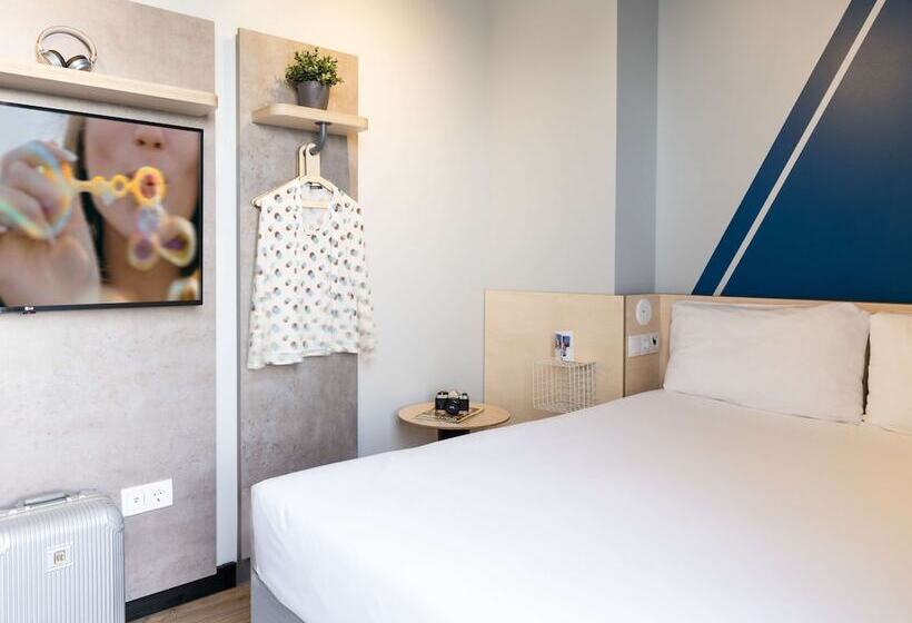 هتل Ibis Budget Valencia Centro Puerto
