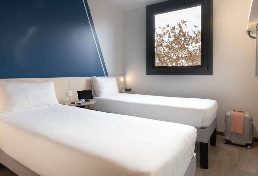 هتل Ibis Budget Valencia Centro Puerto