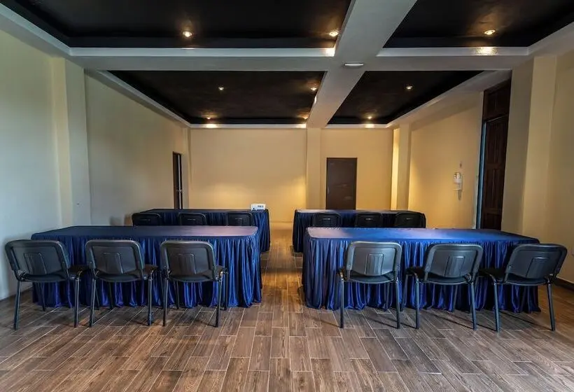ホテル Krystal Grand Residences San Miguel de Allende