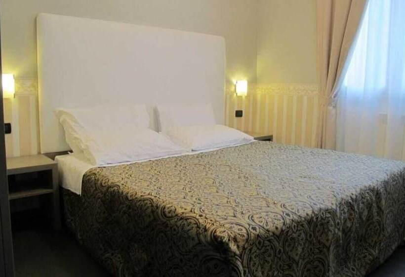 هتل Laguna Residence