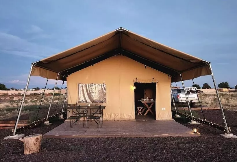 Hotelli Raptor Ranch