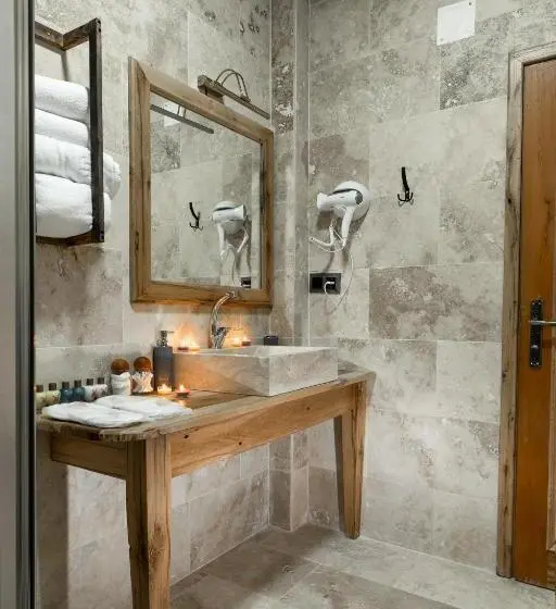 هتل Serene Premium Stone House