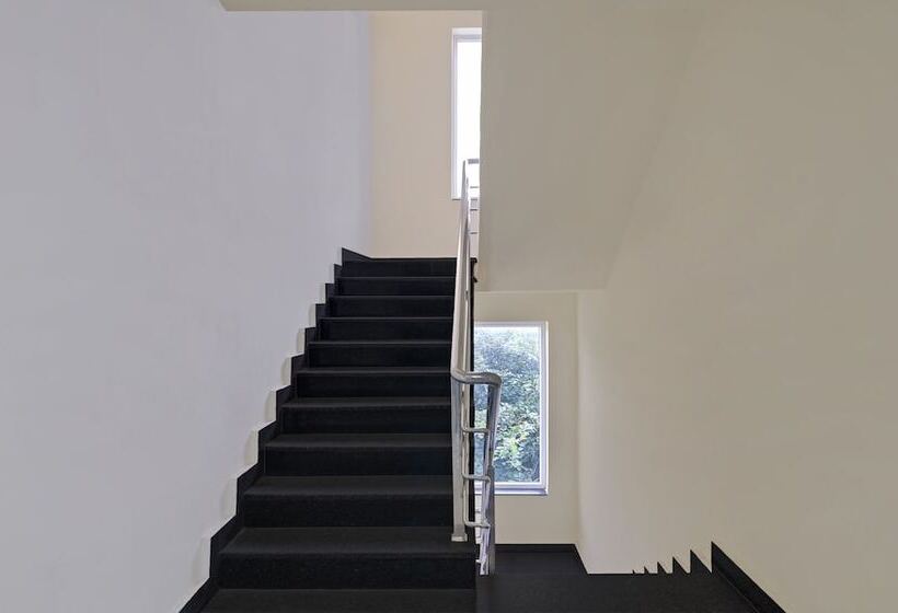 בית מלון כפרי Treebo Trend Bright Shamshabad