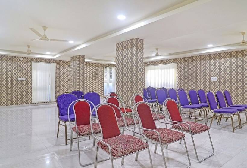 בית מלון כפרי Treebo Trend Bright Shamshabad