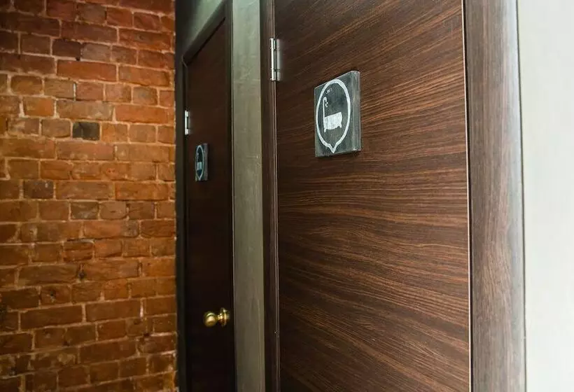 Montana Hostel