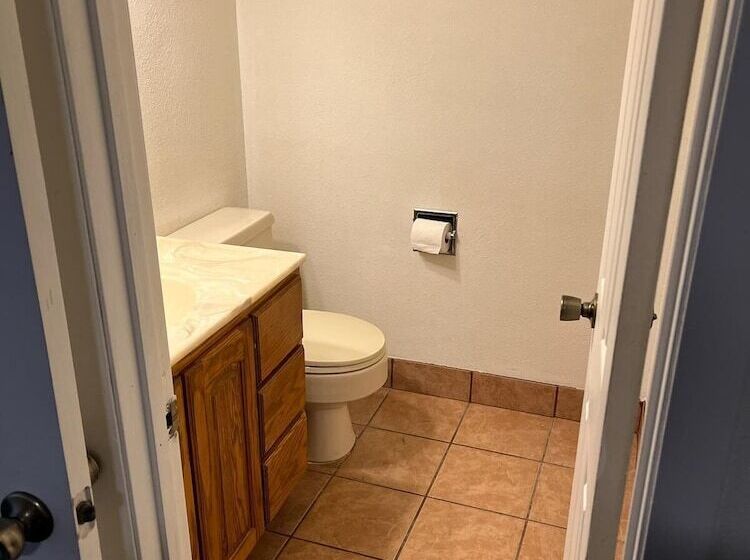 מוטל Vernals Best Value Inn