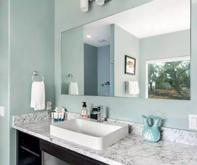 Luxury Cottage With Views Fireplace & Grill!