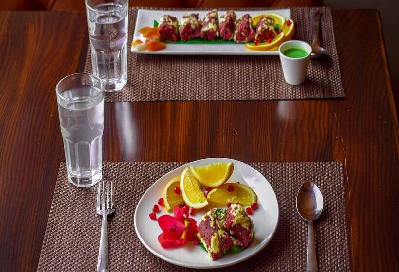 Oro Montana Hotels And Resort