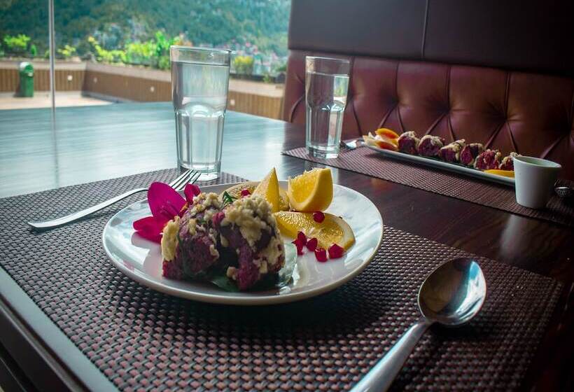 Oro Montana Hotels And Resort