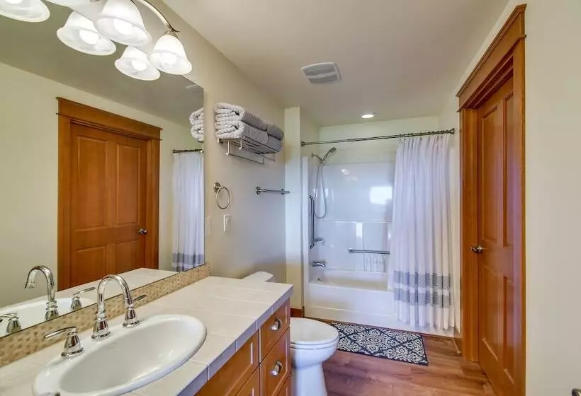 Port Angeles Home: 7 Mi To Olympic Natl Park!