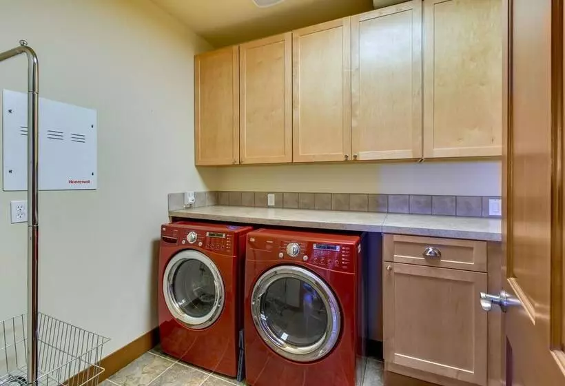 Port Angeles Home: 7 Mi To Olympic Natl Park!