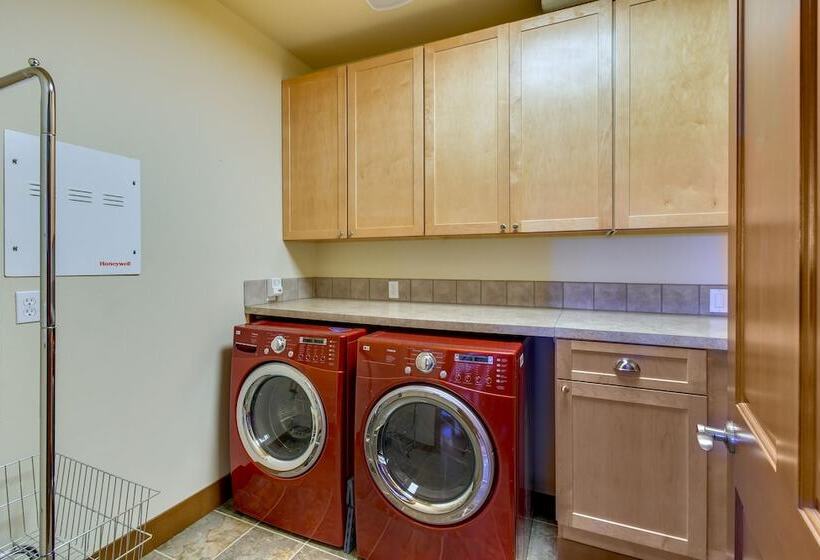 Port Angeles Home: 7 Mi To Olympic Natl Park!