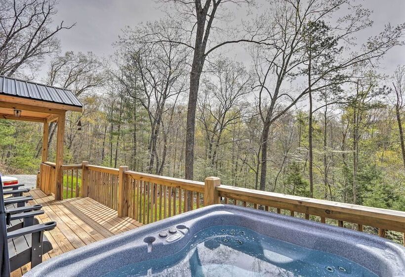 Private Hot Tub & Ev Charger: Cozy Murphy Cabin!
