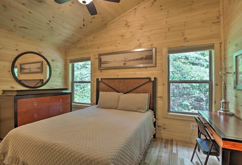 Private Hot Tub & Ev Charger: Cozy Murphy Cabin!