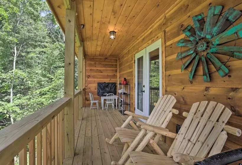 Private Hot Tub & Ev Charger: Cozy Murphy Cabin!