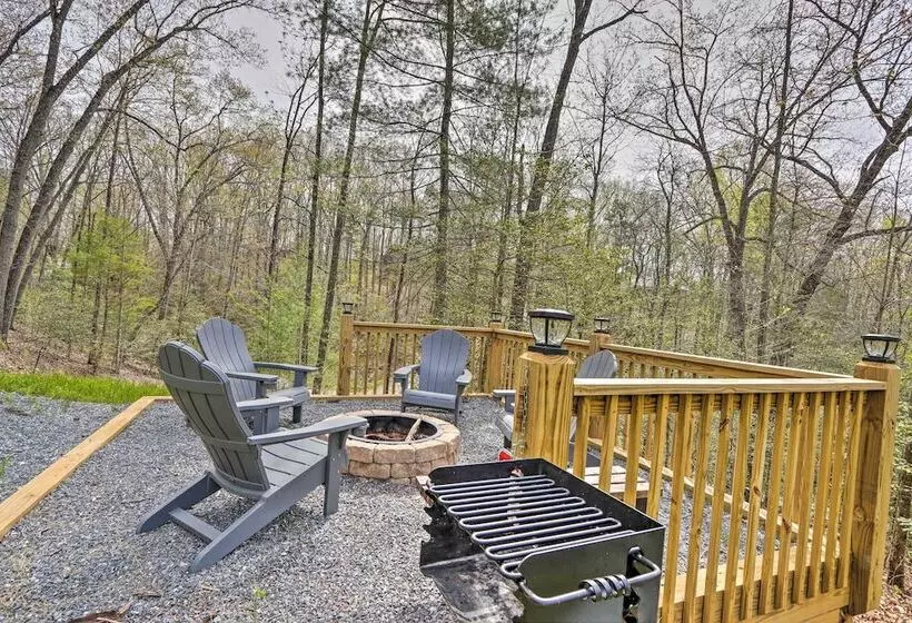 Private Hot Tub & Ev Charger: Cozy Murphy Cabin!
