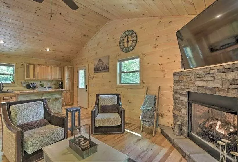 Private Hot Tub & Ev Charger: Cozy Murphy Cabin!