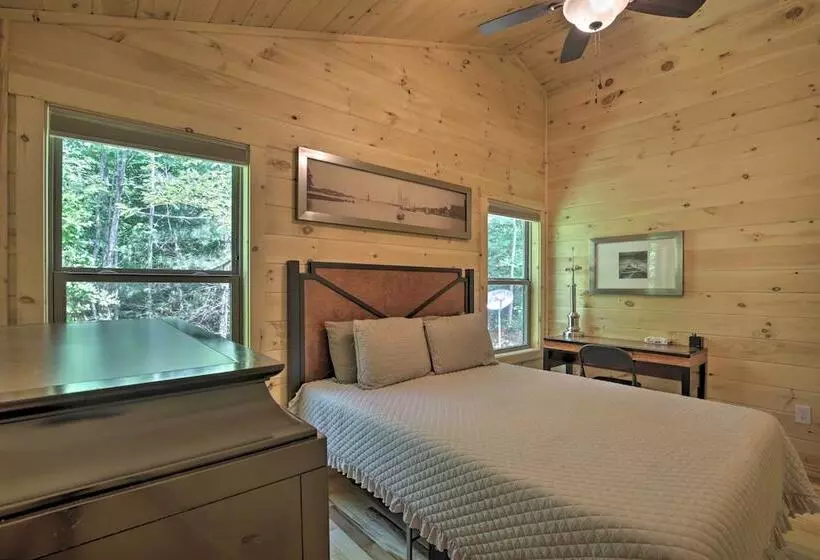 Private Hot Tub & Ev Charger: Cozy Murphy Cabin!