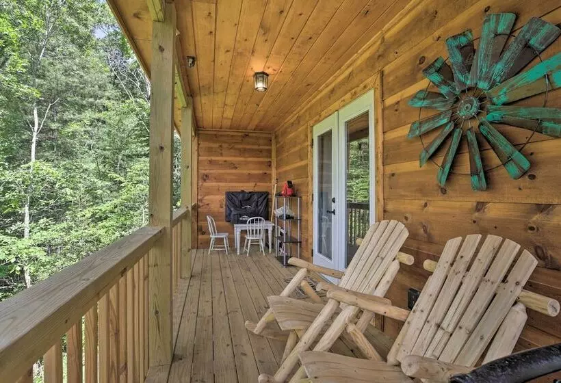 Private Hot Tub & Ev Charger: Cozy Murphy Cabin!