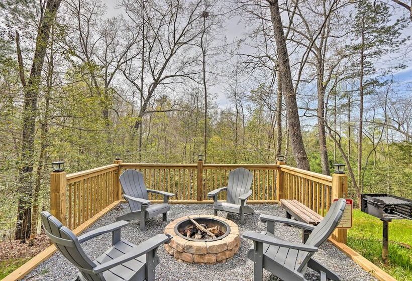 Private Hot Tub & Ev Charger: Cozy Murphy Cabin!