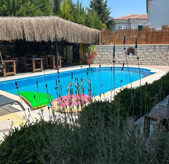 Pupa Alaçatı Butik Otel