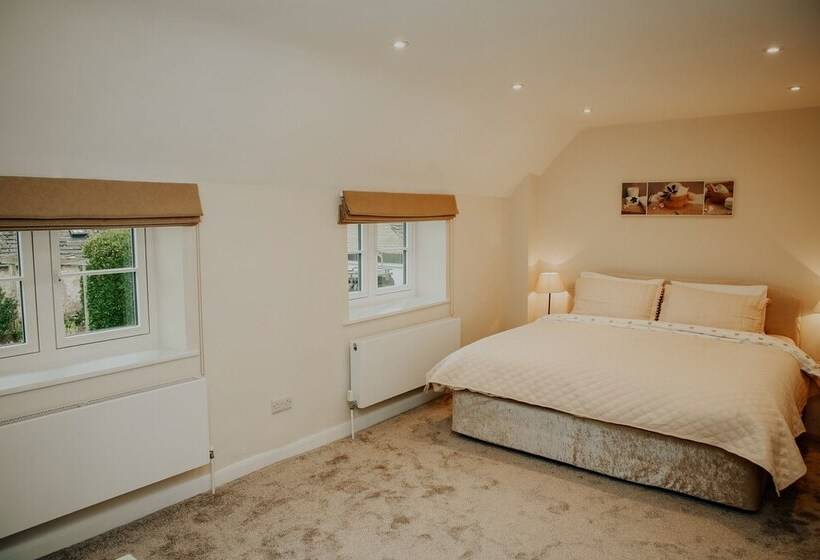 住所  Remarkable 3 Bed House In Easton On The Hill