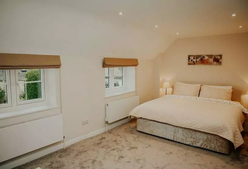 Residenssi Remarkable 3 Bed House In Easton On The Hill