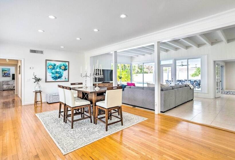 Spacious Lake Worth Escape < 3 Mi To Beach!