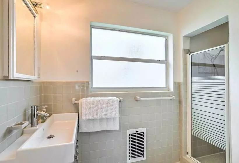 Spacious Lake Worth Escape < 3 Mi To Beach!