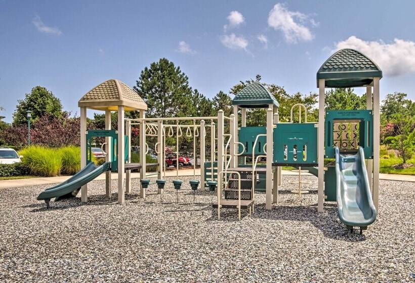 Ocean View Getaway W/ Resort Access & Porch!