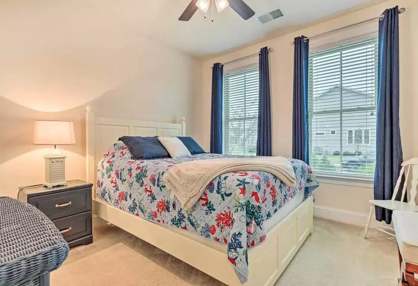 Ocean View Getaway W/ Resort Access & Porch!