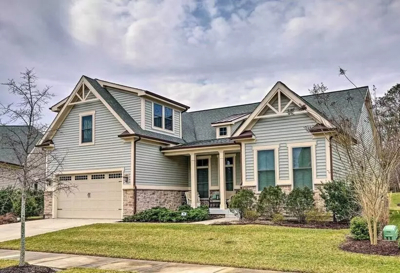 Ocean View Getaway W/ Resort Access & Porch!